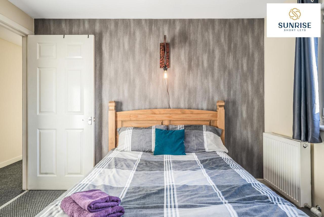 The Law, Has 4 Rooms With Tvs, 2 Bathrooms, Central, Free Parking, Fully Equipped, Contractor And Trades Favourite, 5 Mins To Centre - Long Stays, Invoice And Reduced Price Are Only Via Sunrise Short Lets Dundee Esterno foto